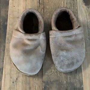 Starry knight distressed tan leather moccasins